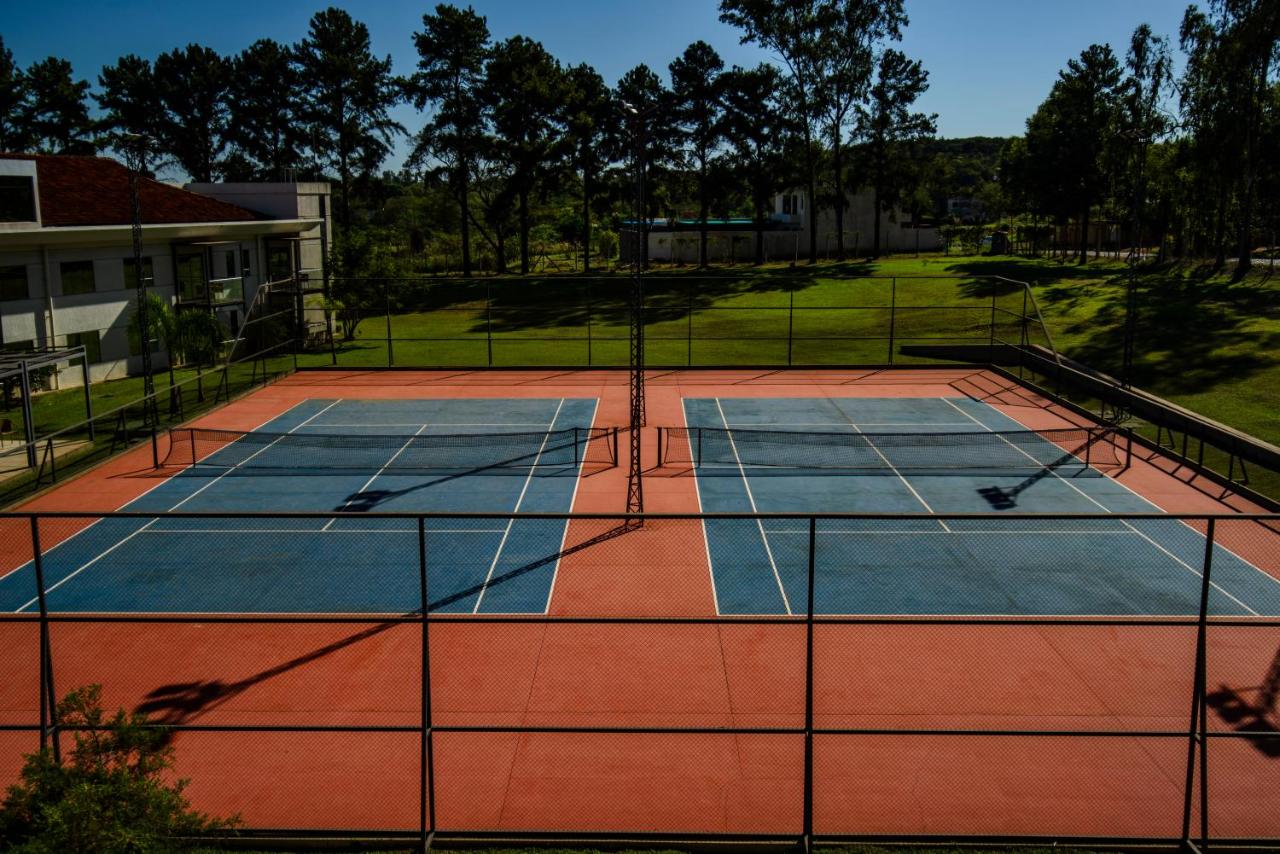 Tennis court: Awa Resort Hotel