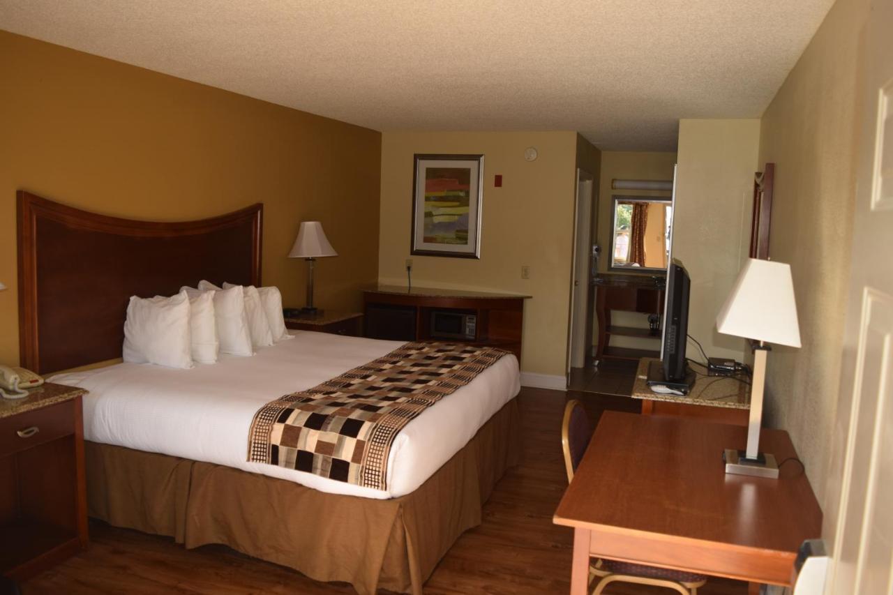 Atkinson Inn & Suites — photo 18
