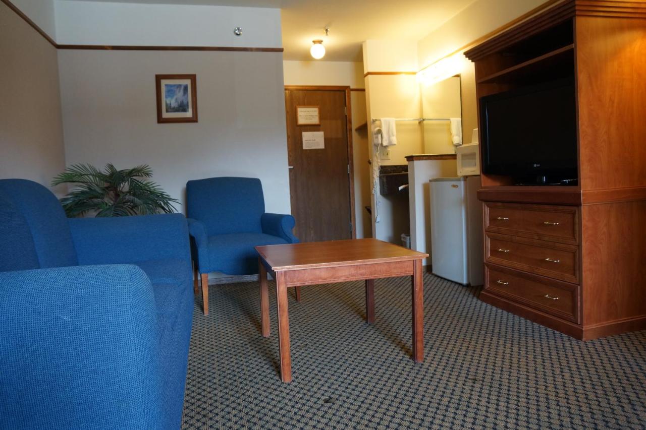 Luxury Inn Suites — photo 10