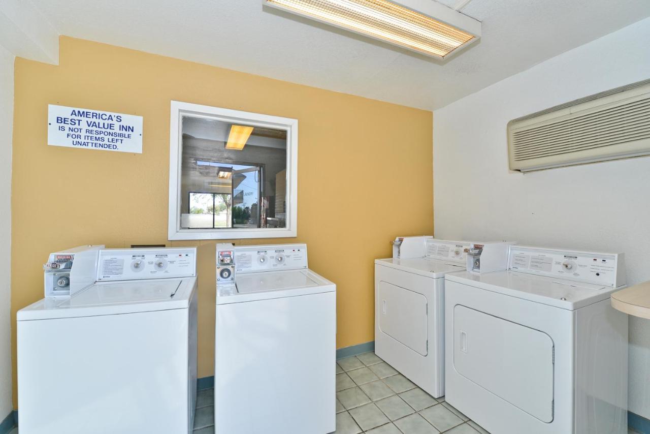 Amarillo Value Inn — photo 10
