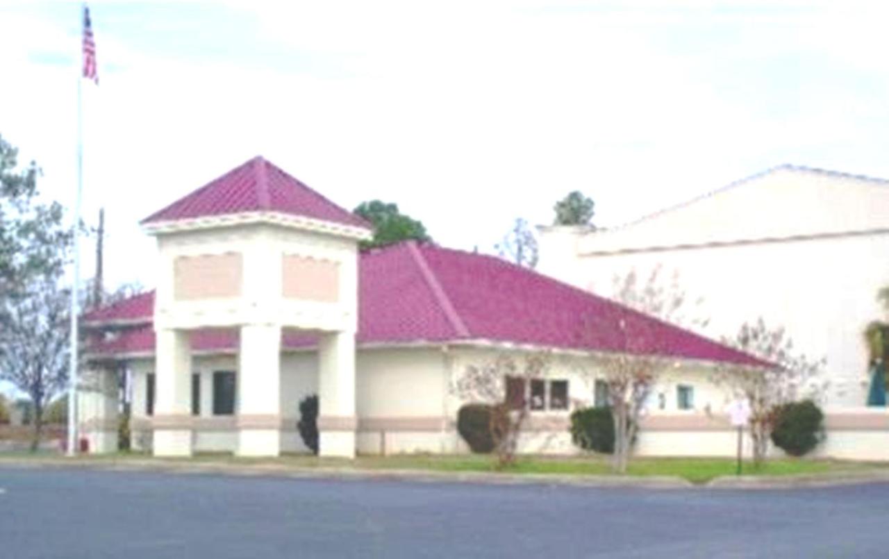 Deerfield Inn & Suites — photo 10