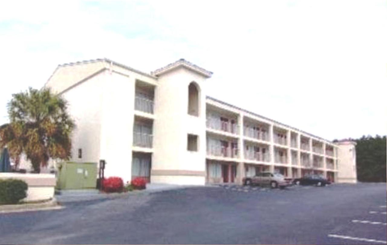 Deerfield Inn & Suites — photo 6