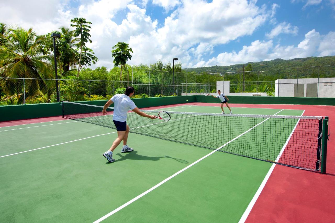 Tennis court: Sublime Samana