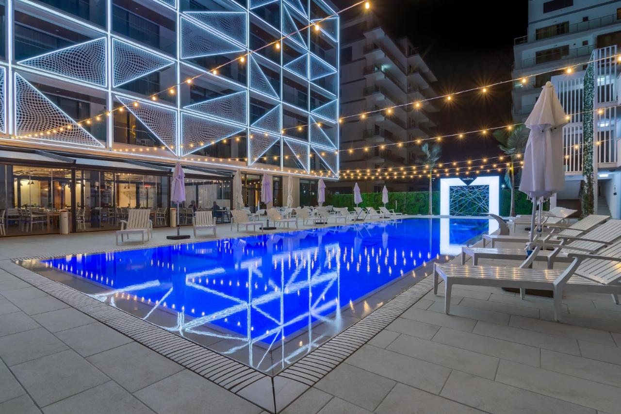Heated swimming pool: Nyota Hotel & Conference Center
