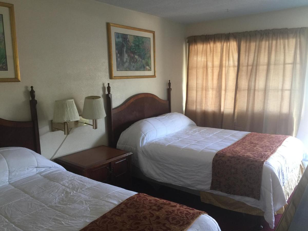 Frontier Motel — photo 8