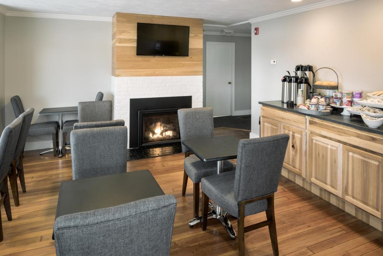Center Harbor Inn — photo 4