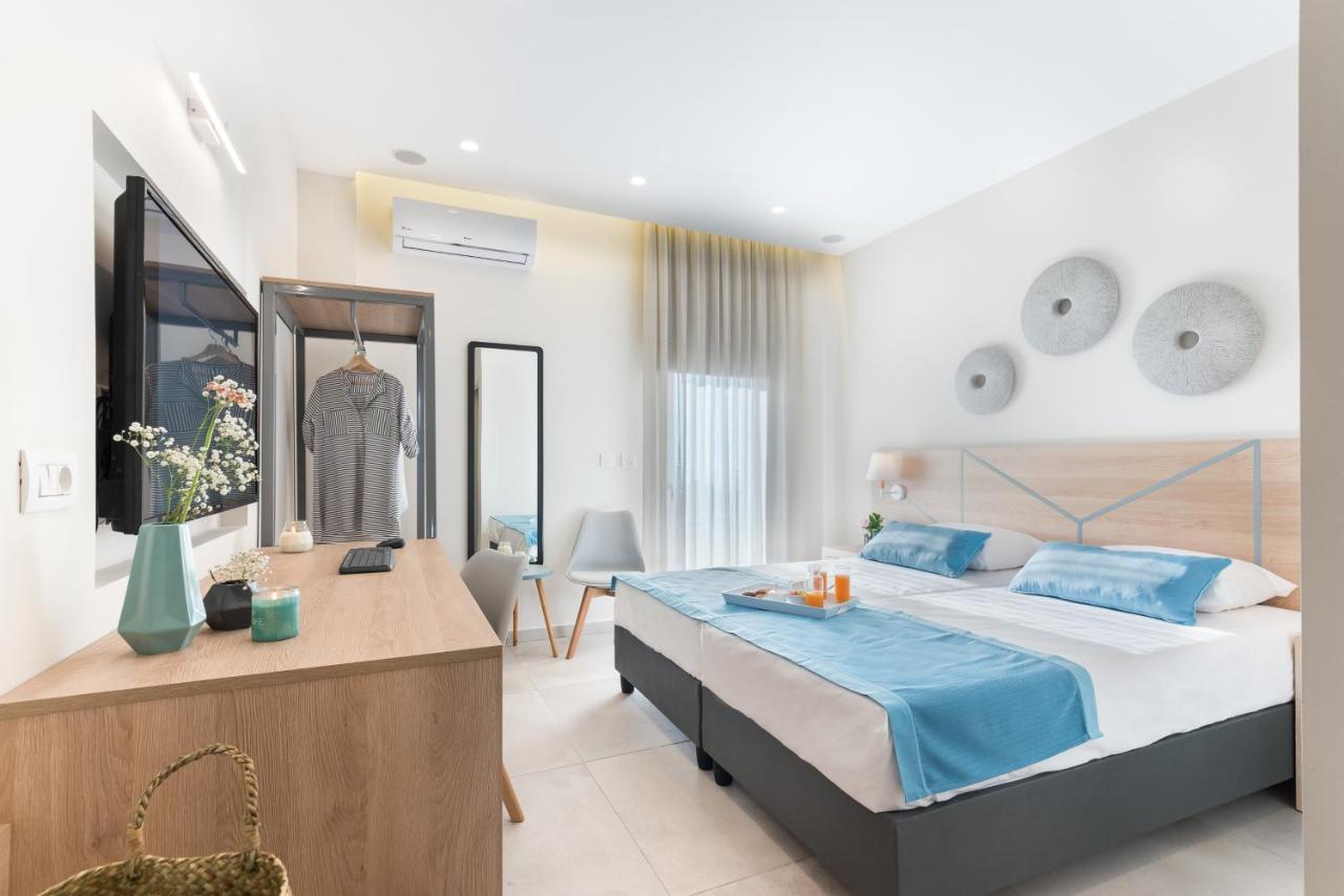 Santorini Main Square - 2