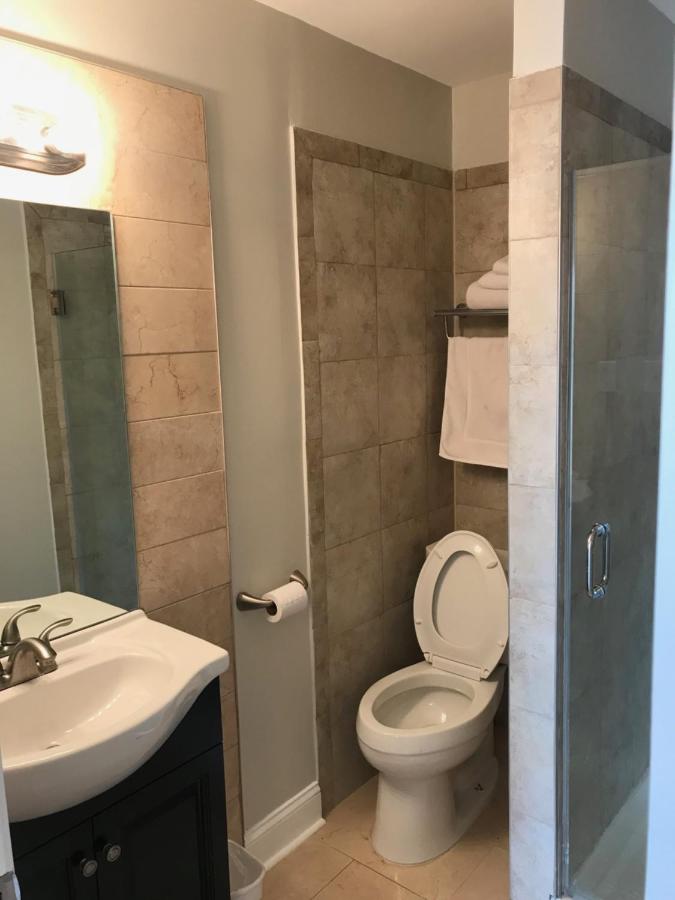 Red Carpet Inn / Bouton Inn — photo 3