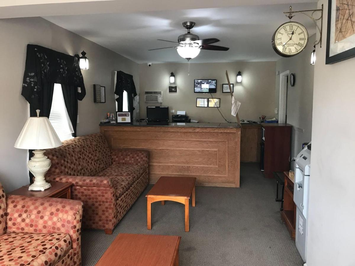 Red Carpet Inn / Bouton Inn — photo 12