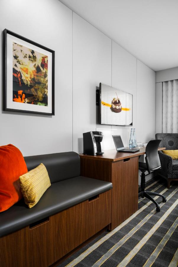 Hotel Arts photo