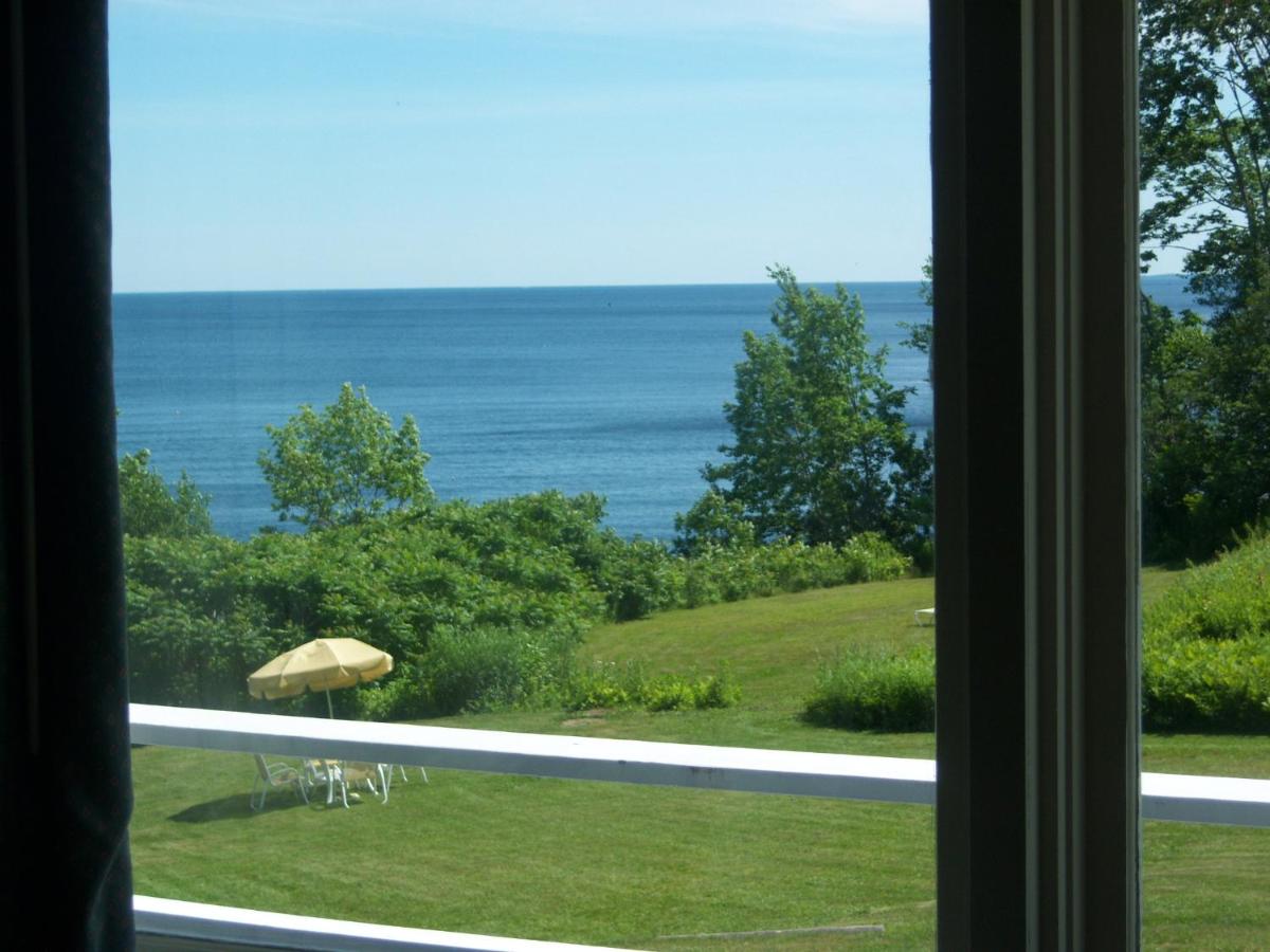 High Tide Inn on the Ocean, Motel and Cottages — photo 15
