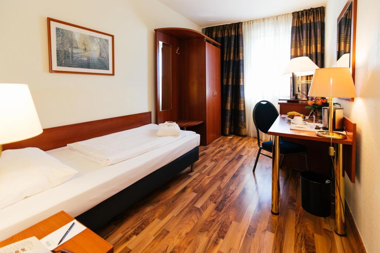 Hotel Excelsior Central Station ドイツ フランクフルト アム マイン Booking Com