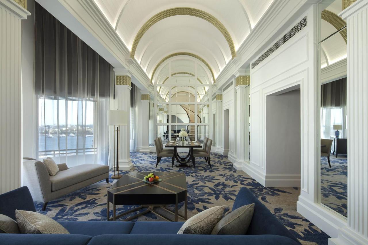 Radisson Blu Hotel, Dubai Deira Creek photo