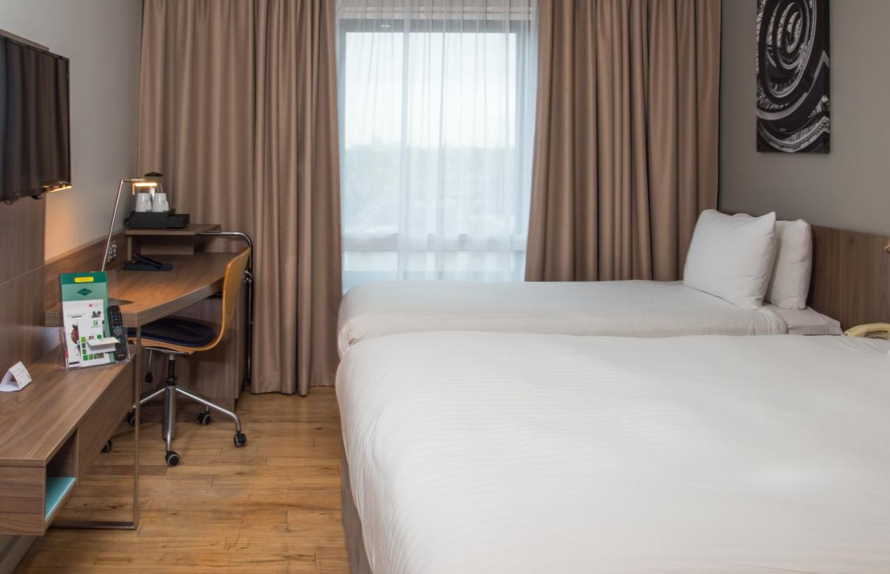Holiday Inn LONDON - WEST - Laterooms