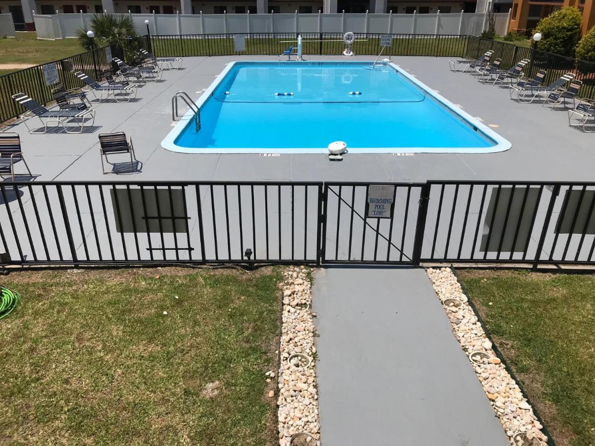 walterboro sc hotels indoor pool