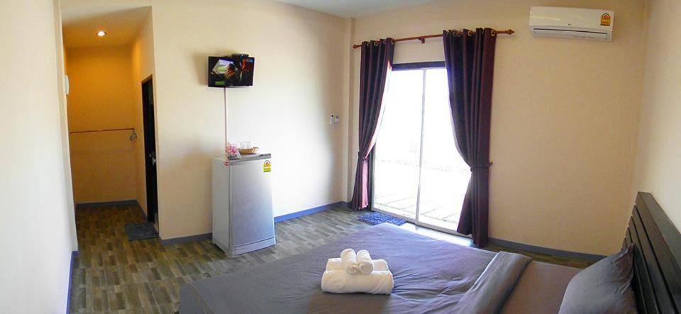 วังทอง บีช รีสอร์ท (Wangthong Beach Resort)