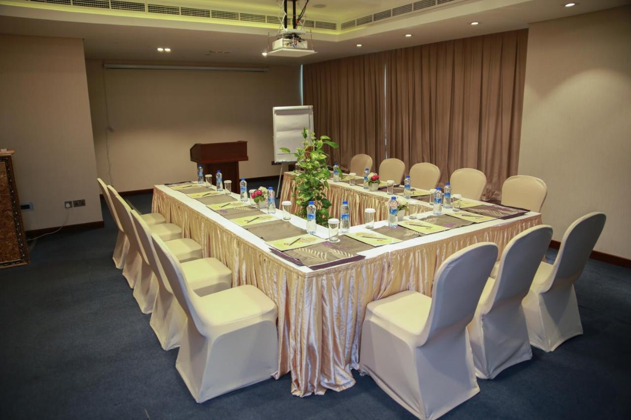 Versailles by Raviz Hotel photo
