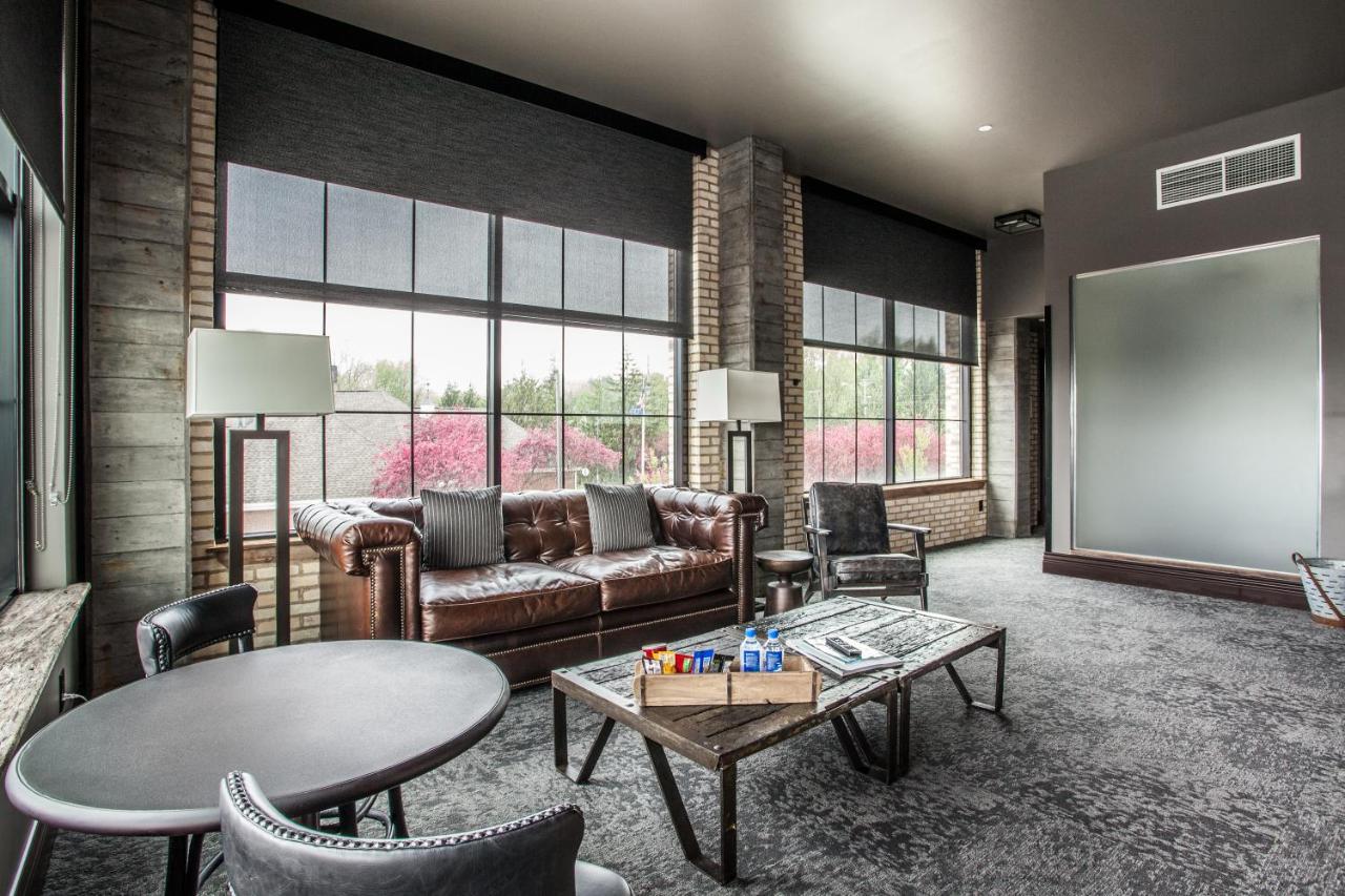 Ironworks Hotel Indy — photo 21