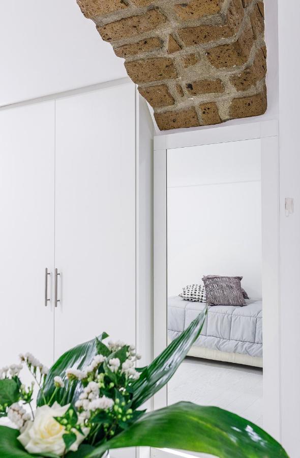 White Stylish Apartments photo