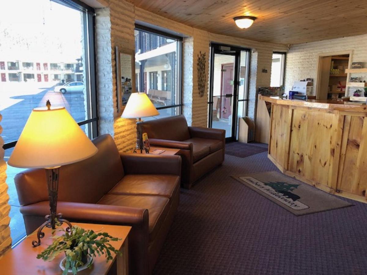 Amber's Inn and Suites — photo 9
