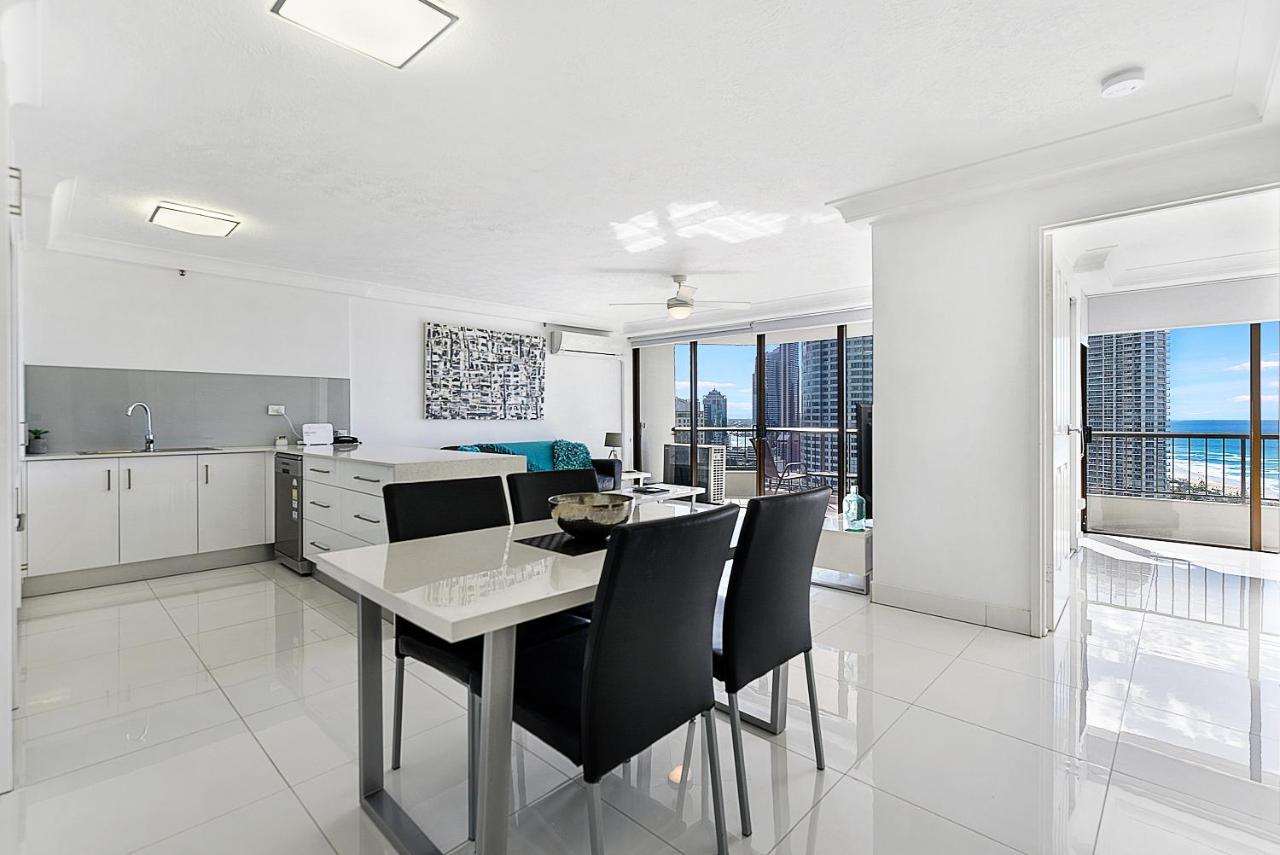 Surfers Century Oceanside Apartments photo