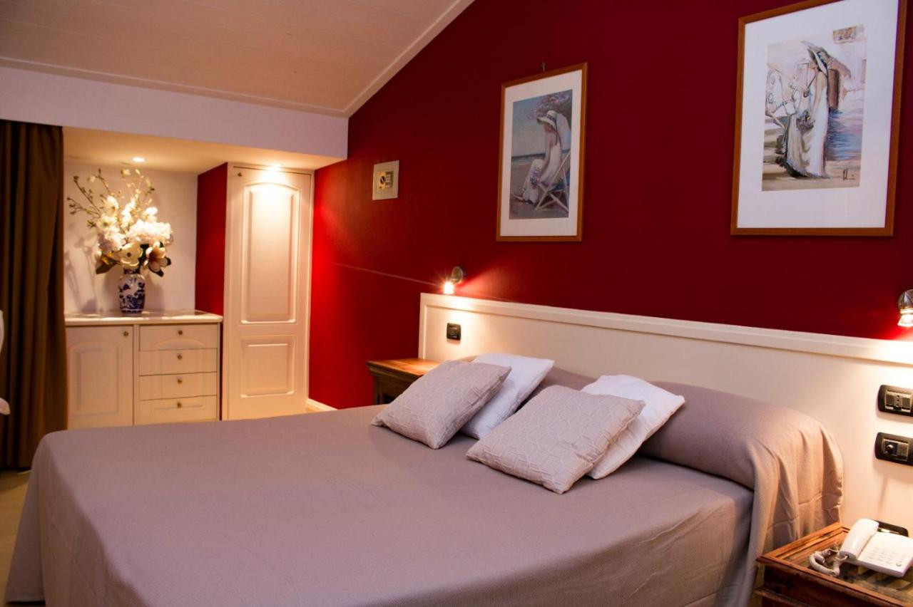Hotel Mediterraneo photo