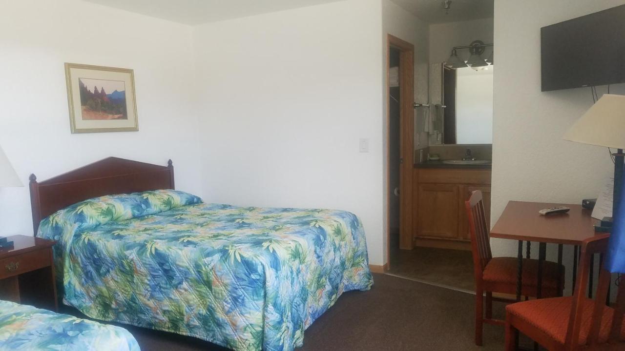 Howard's Motel — photo 11