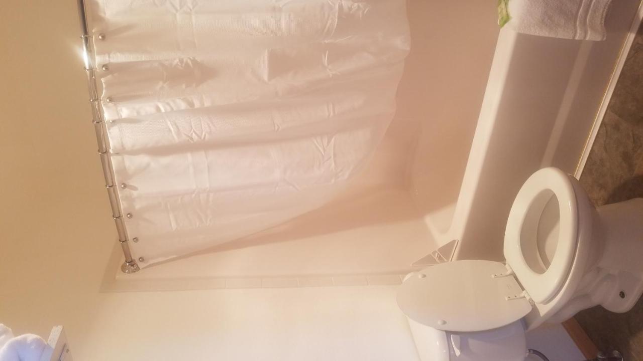 Howard's Motel — photo 10