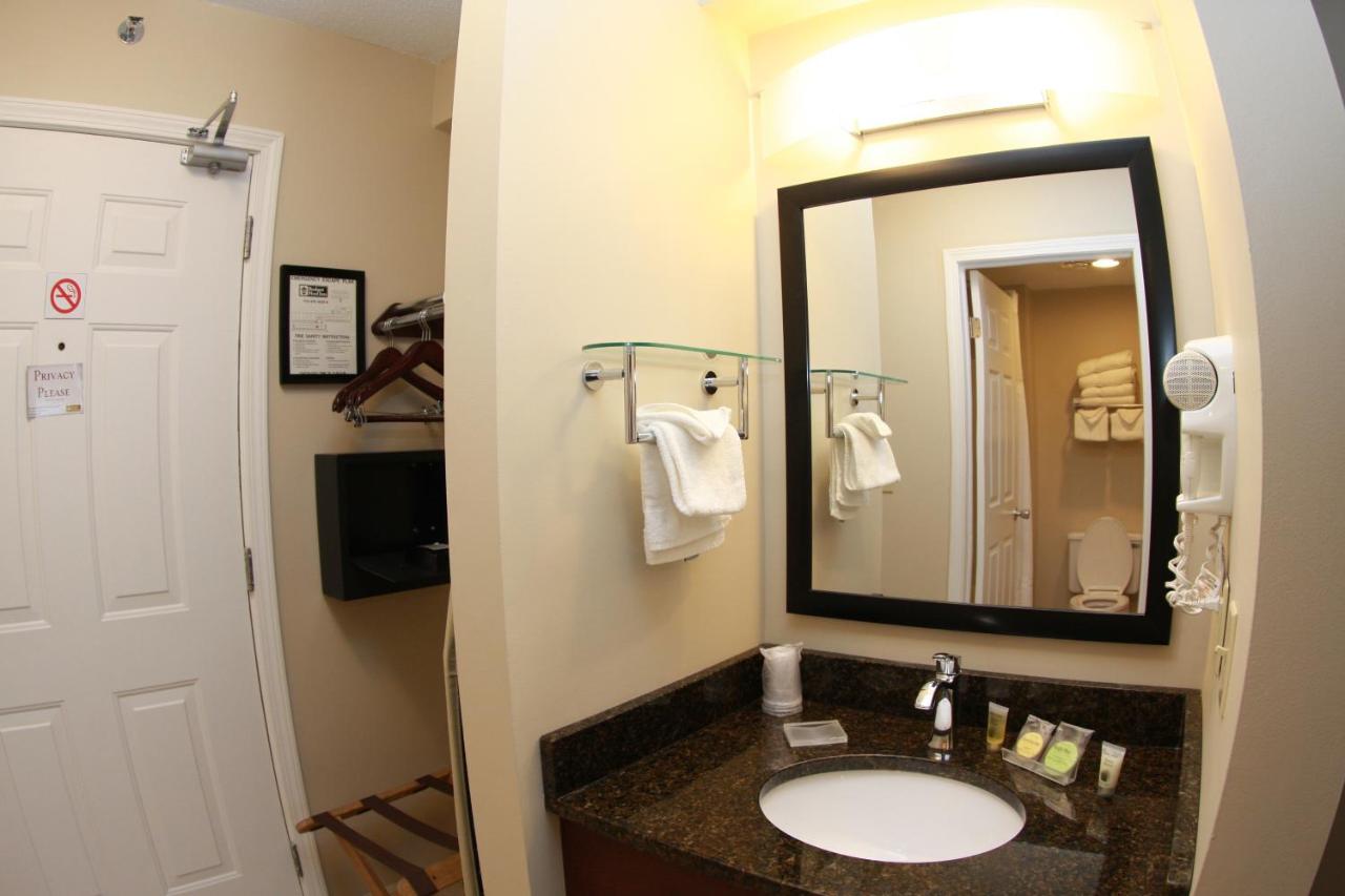 Budget Host Inn & Suites — photo 8