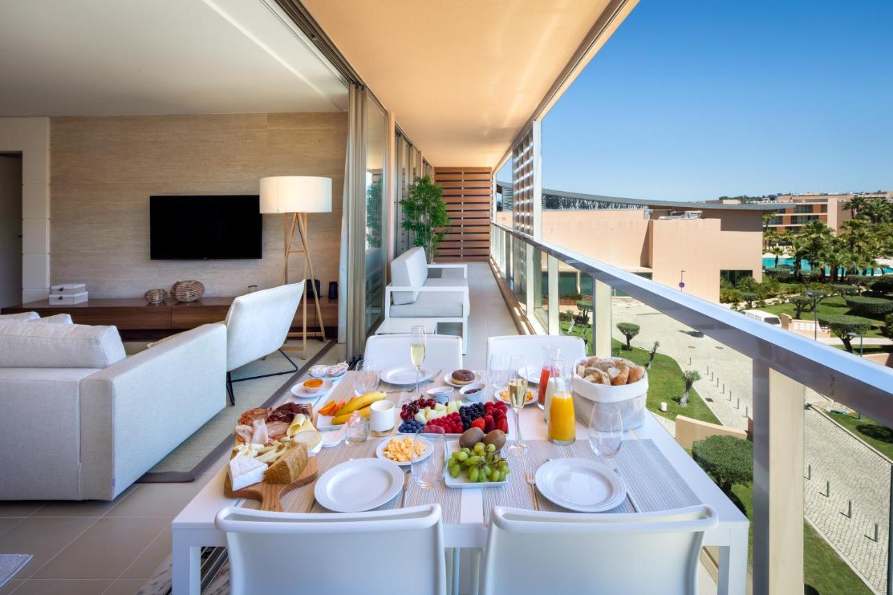 the Quest - Luxury Beach Apartment - 4