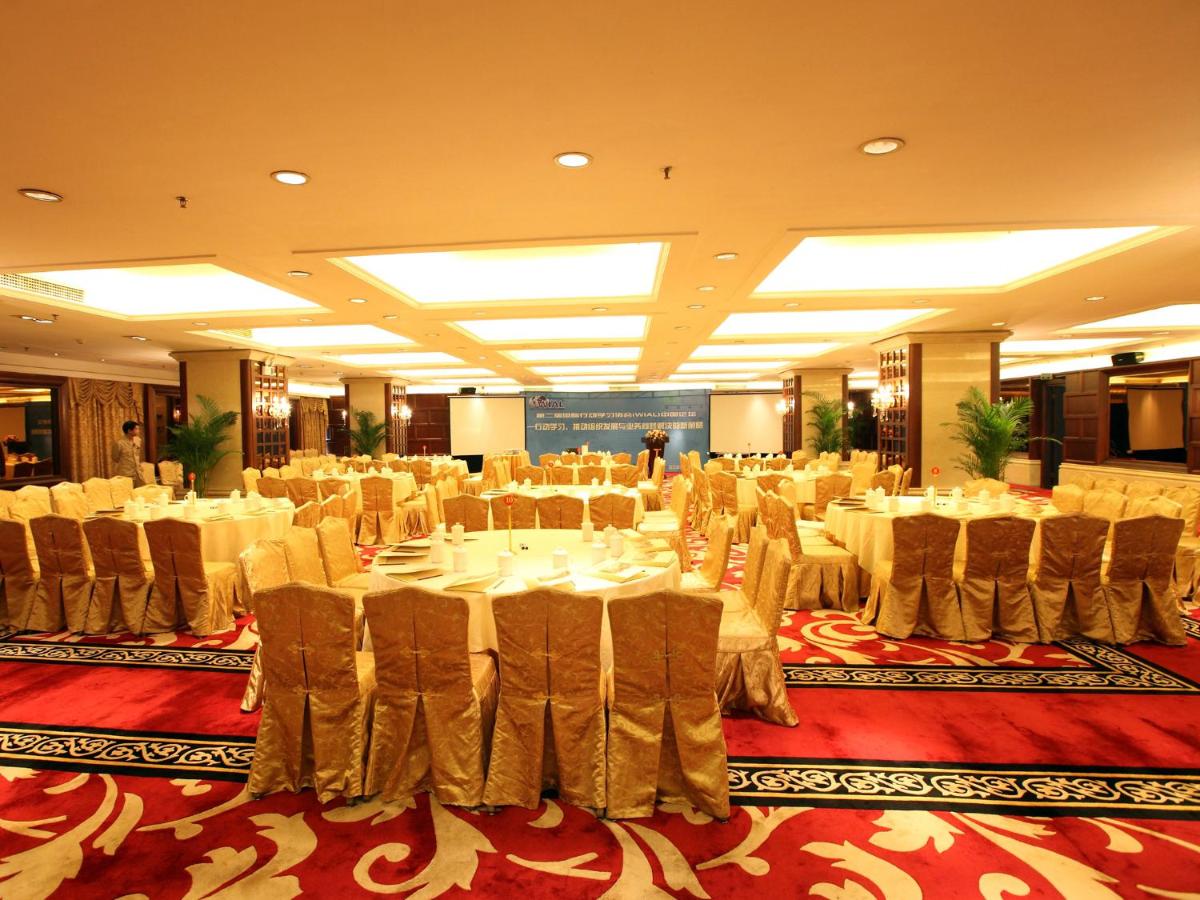 Grand International Hotel photo