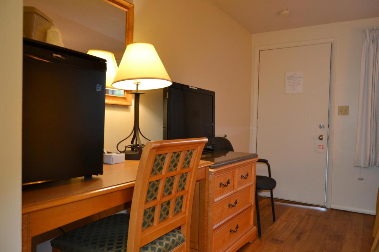 The Ship Motel — photo 15