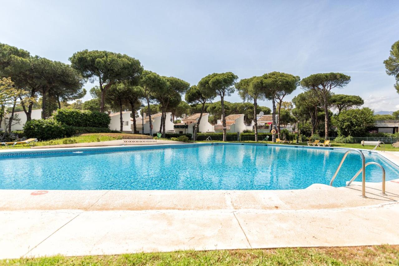 Beachside cosy apartment with pool, Estepona – Bijgewerkte ...