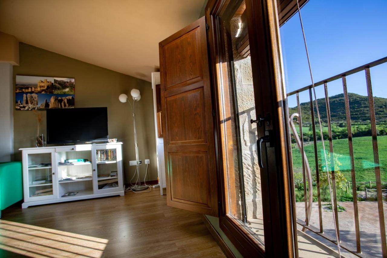 Apartamentos Turísticos Mallos de Huesca, Ayerbe – Precios ...
