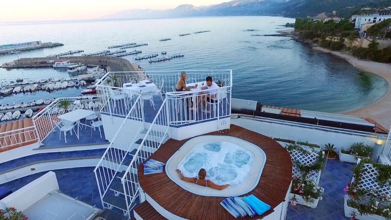 Image: BUE MARINO Hotel & Rooftop Bar