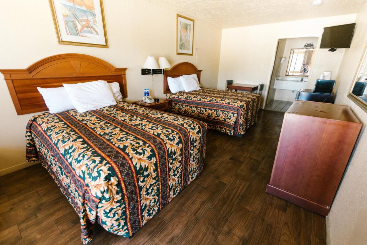 Tween Bay's Motel — photo 20