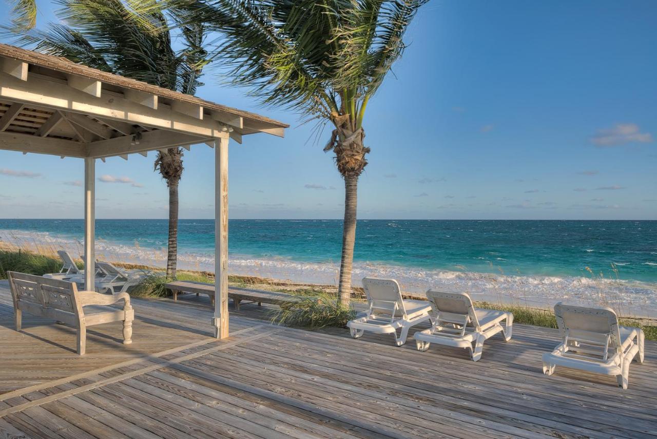Beach: La Bougainvillea