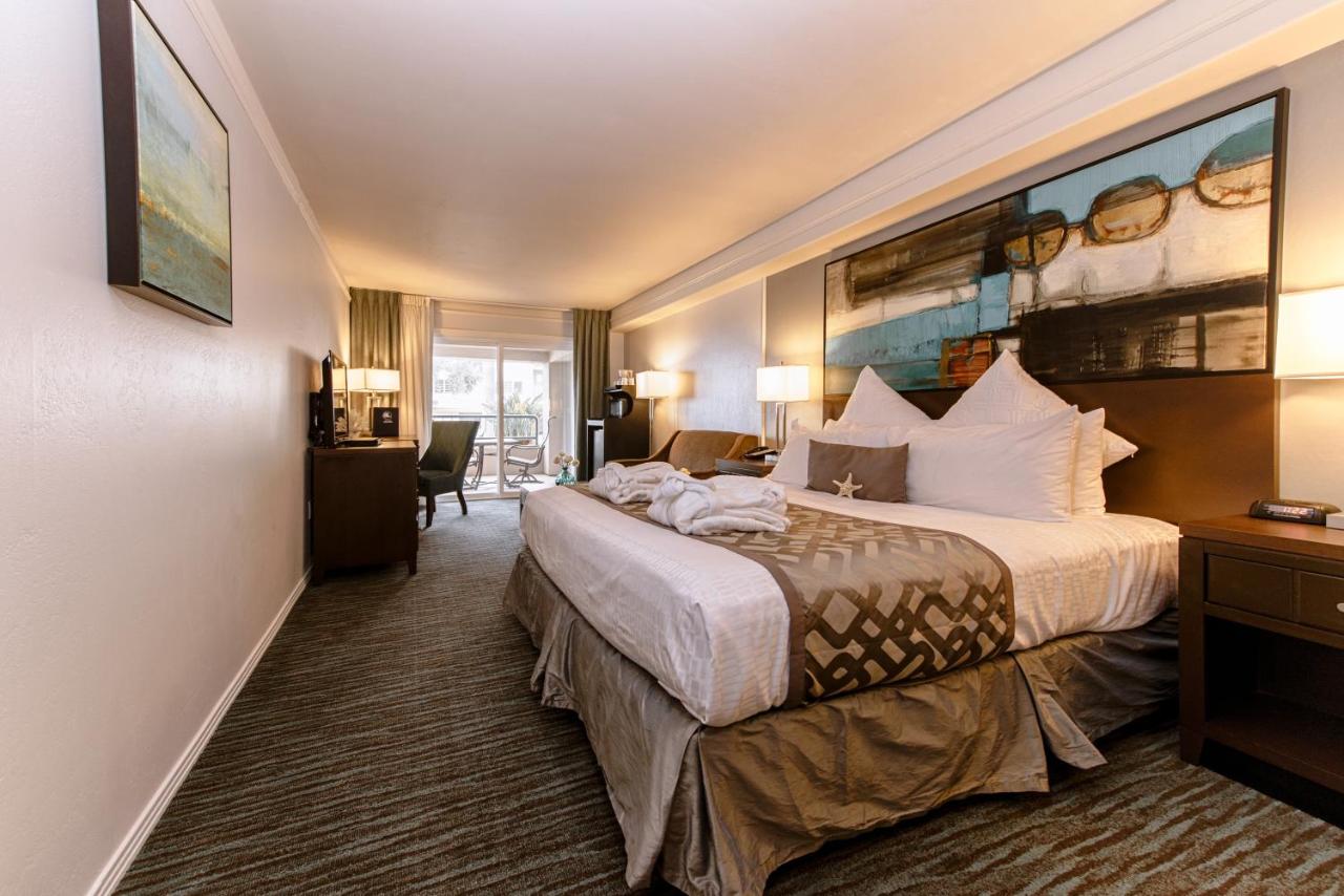 Tamarack Beach Hotel — photo 18