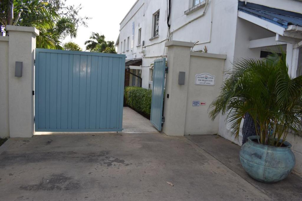Flamboyant Beach House photo