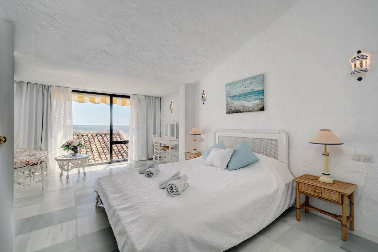 Sea shells at Bahia Dorada, Estepona – Bijgewerkte prijzen 2022