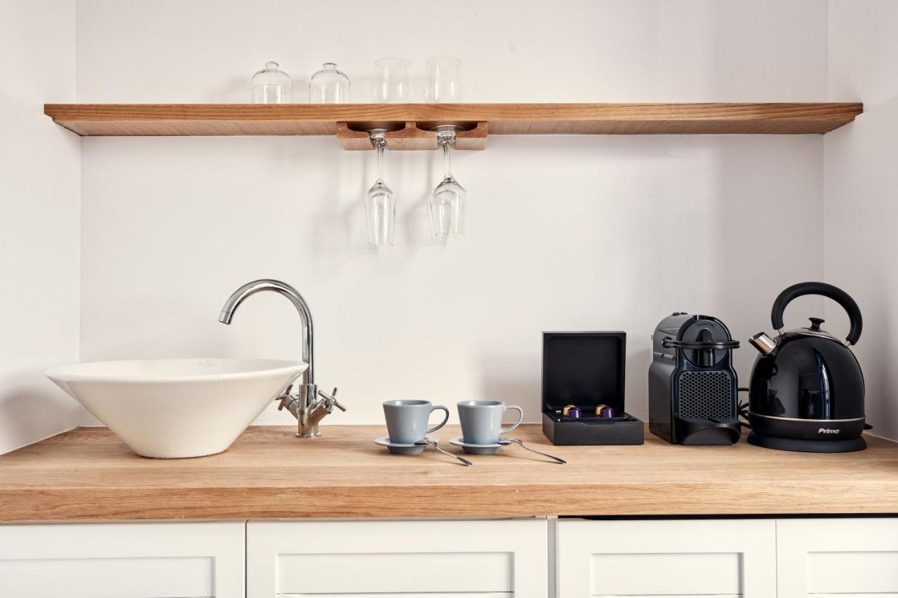 Periscope Suite Private Jacuzzi by Monocle - 5