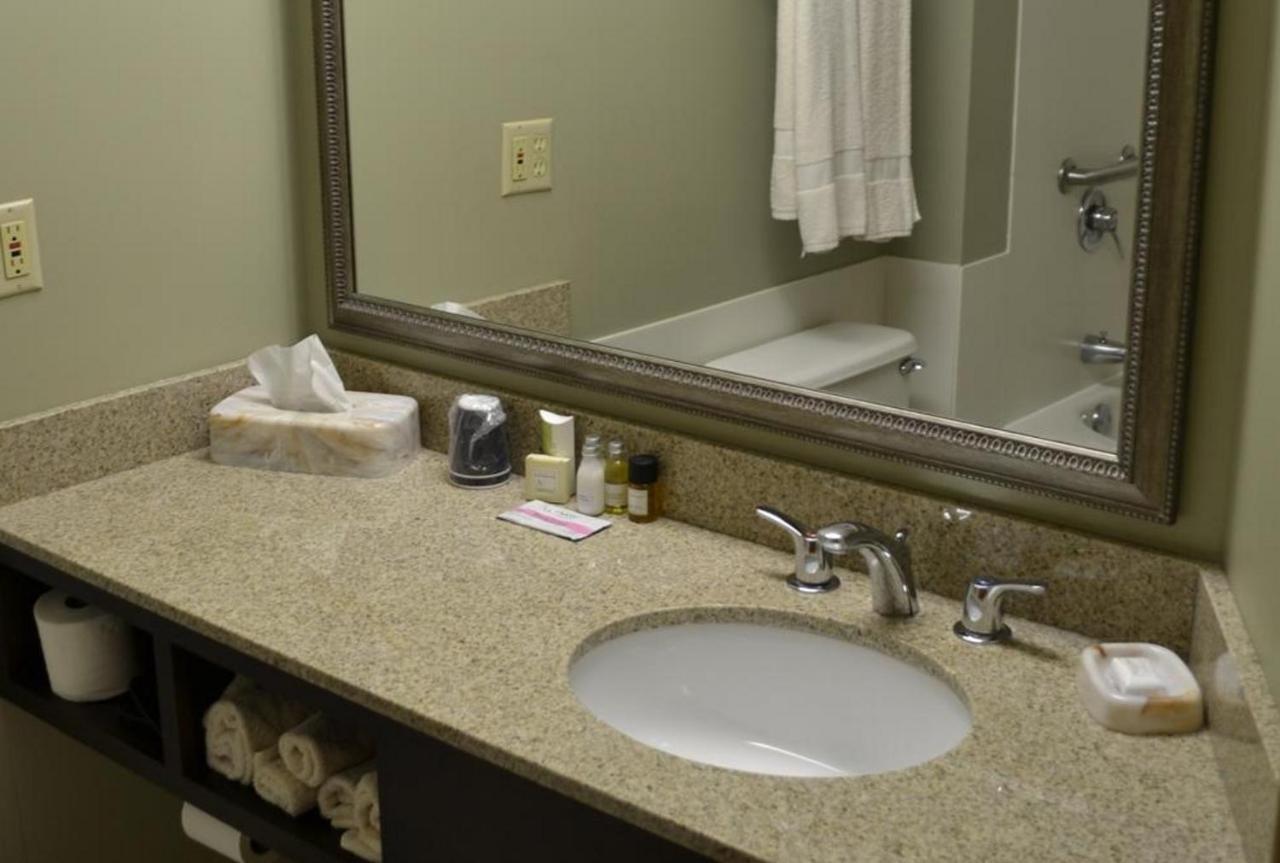 Euro-Suites Hotel — photo 23