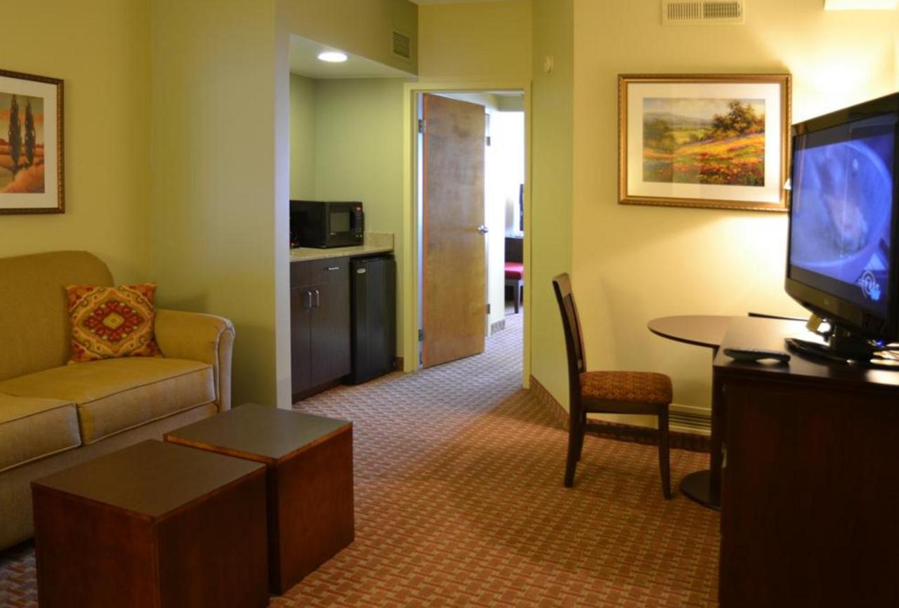 Euro-Suites Hotel — photo 21