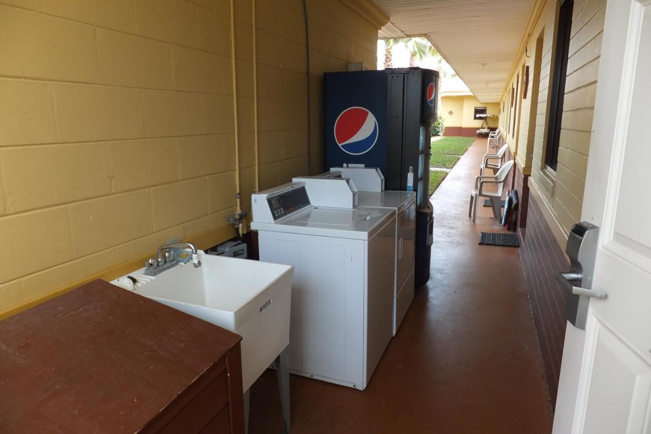 Budget Inn Express-Beachside — photo 8
