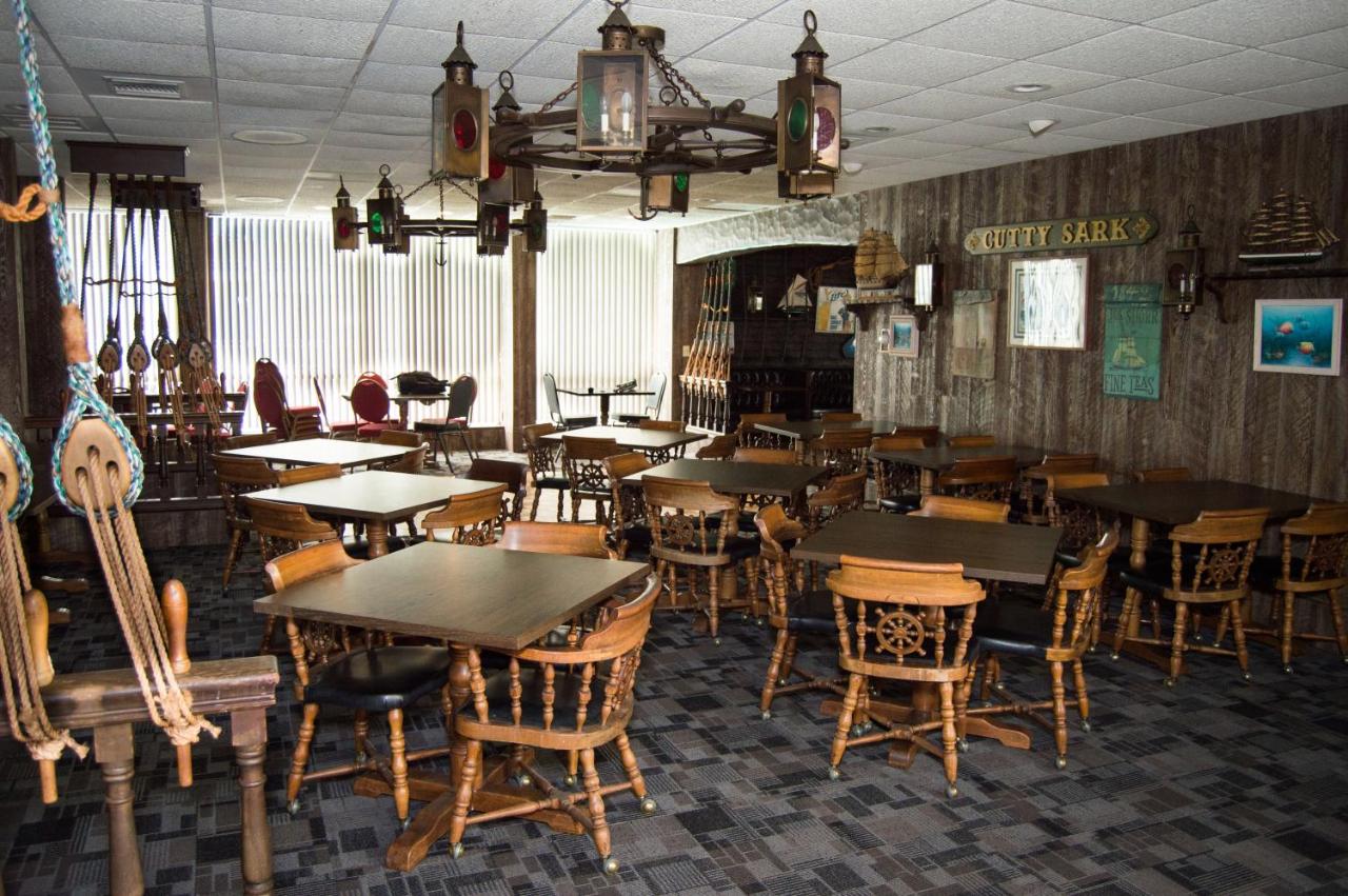 Windjammer Motel — photo 19