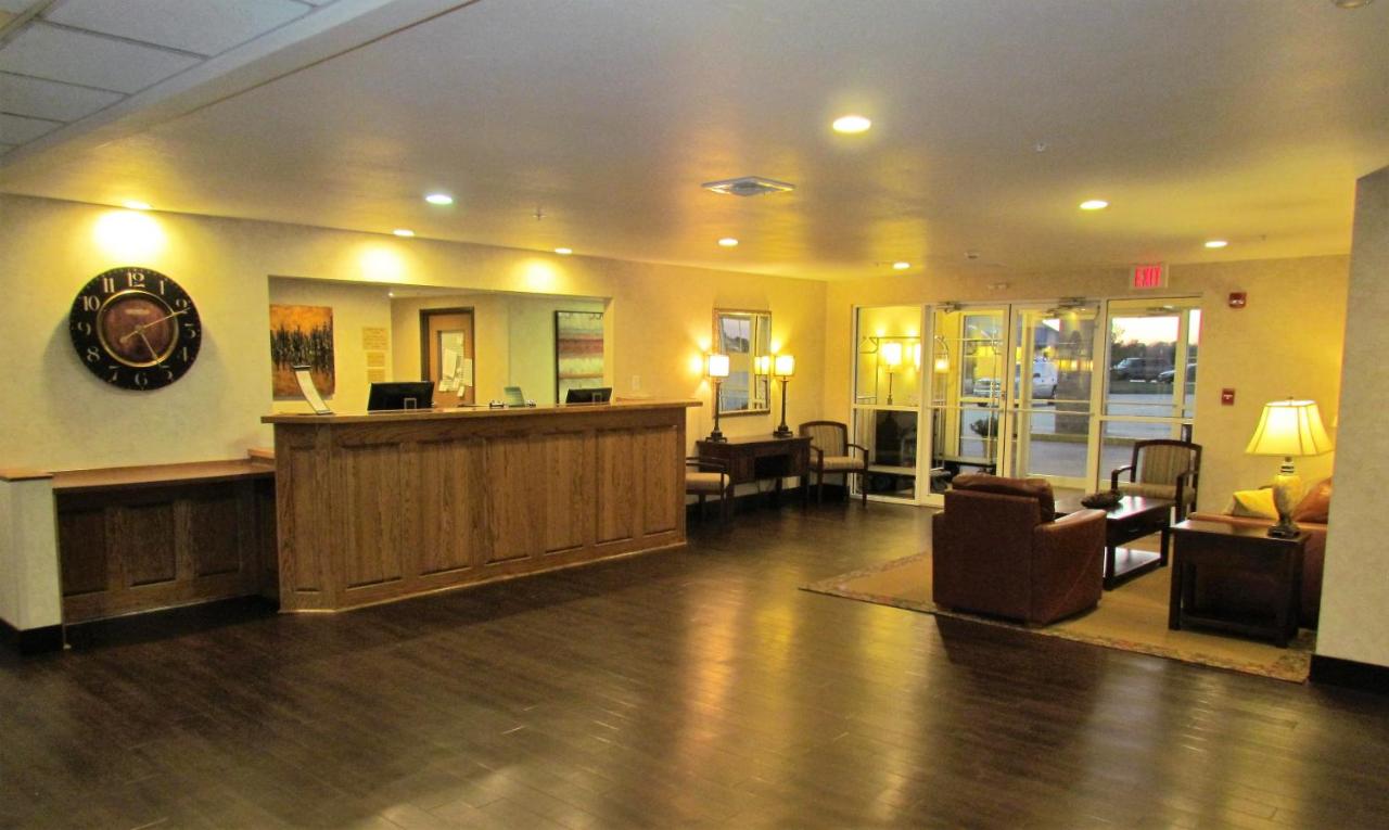 Oak Hill Inn and Suites — photo 5