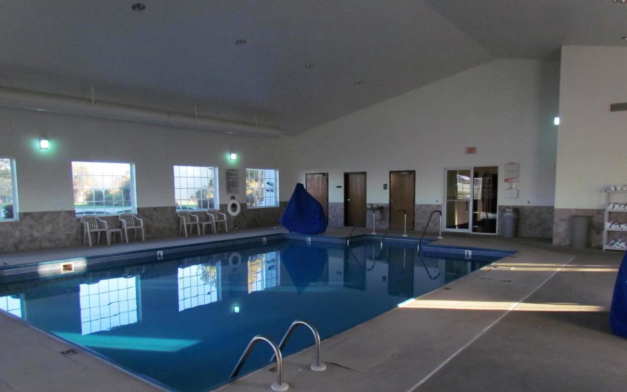 Oak Hill Inn and Suites — photo 15