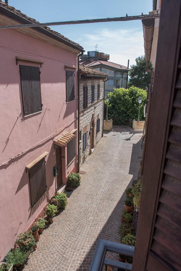 S187 - Sirolo, deliziosa casa cielo-terra nei vicoli photo