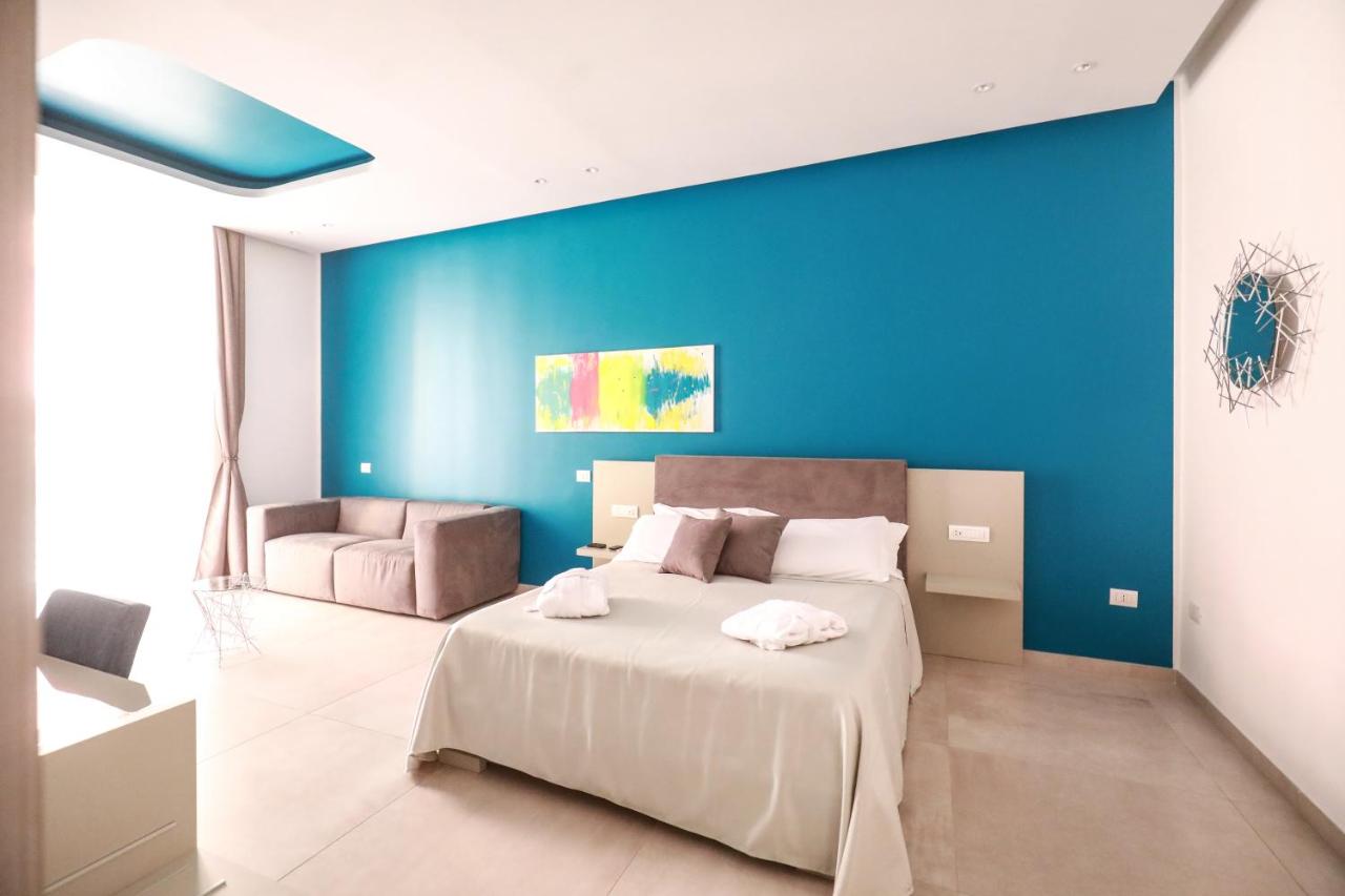 Toledo 16 Luxury Suites - 2