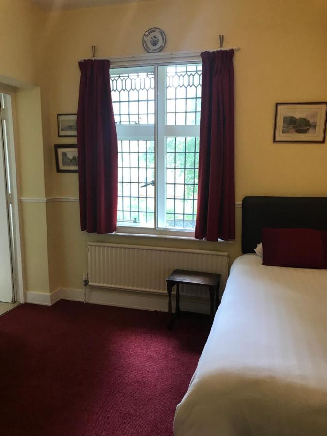 Barons Court Hotel - Laterooms